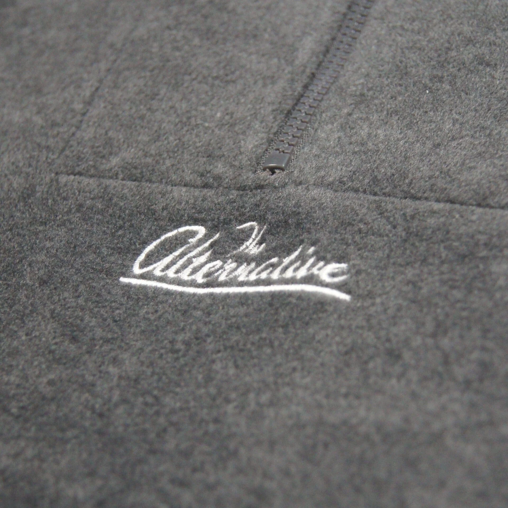 The Alternative 1/4 Zip Fleece - Image 9